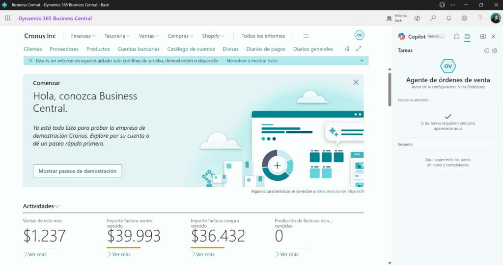Interfaz principal de Dynamics 365 Business Central mostrando mensaje de bienvenida, métricas de actividad y panel lateral del Agente de órdenes de venta.